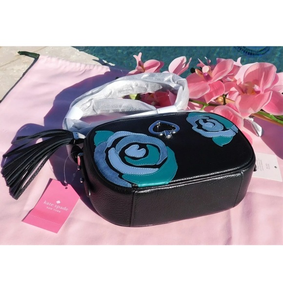 Kate Spadde Kourtney Floral Applique Camera Bag - Picture 6 of 8